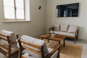 TV, fireplace - Casa Amalia with saltwater pool (Visnjan)