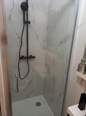 Towels, soap, toilet paper - Paris XV: Superbe Appartement (Paris)