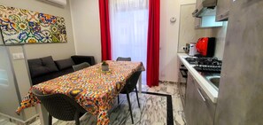Fridge, microwave, oven, stovetop - A Palermo Vacanze Room 1 (Palermo)
