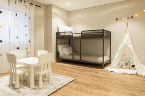 5 bedrooms, iron/ironing board, travel cot, WiFi