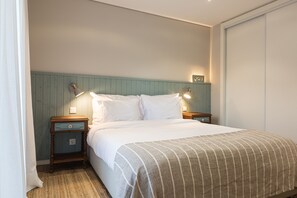 5 chambres, fer et planche à repasser, lit de bébé portatif, Wi-Fi