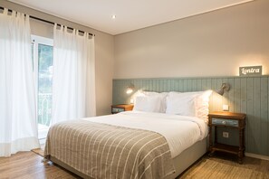 5 bedrooms, iron/ironing board, travel cot, WiFi