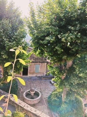 Property grounds - L'appartement de L'arche (Châteauneuf-de-Gadagne)