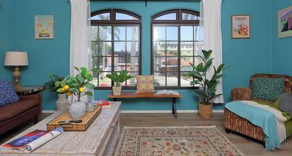 Trendy and Artsy Home 10 mins. drive to Disneyland