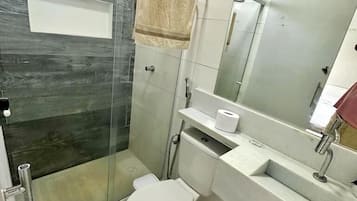 Maison traditionnelle, patio | Salle de bain | Douche