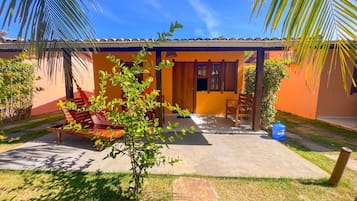 Maison traditionnelle, patio | Lit avec matelas en mousse à mémoire, accès au Wi-Fi (inclus)