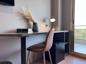 โต๊ะทำงาน