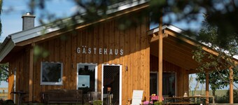 Schönes Holzhaus mit Kleiner Wellnessoase in Ländlicher Idylle