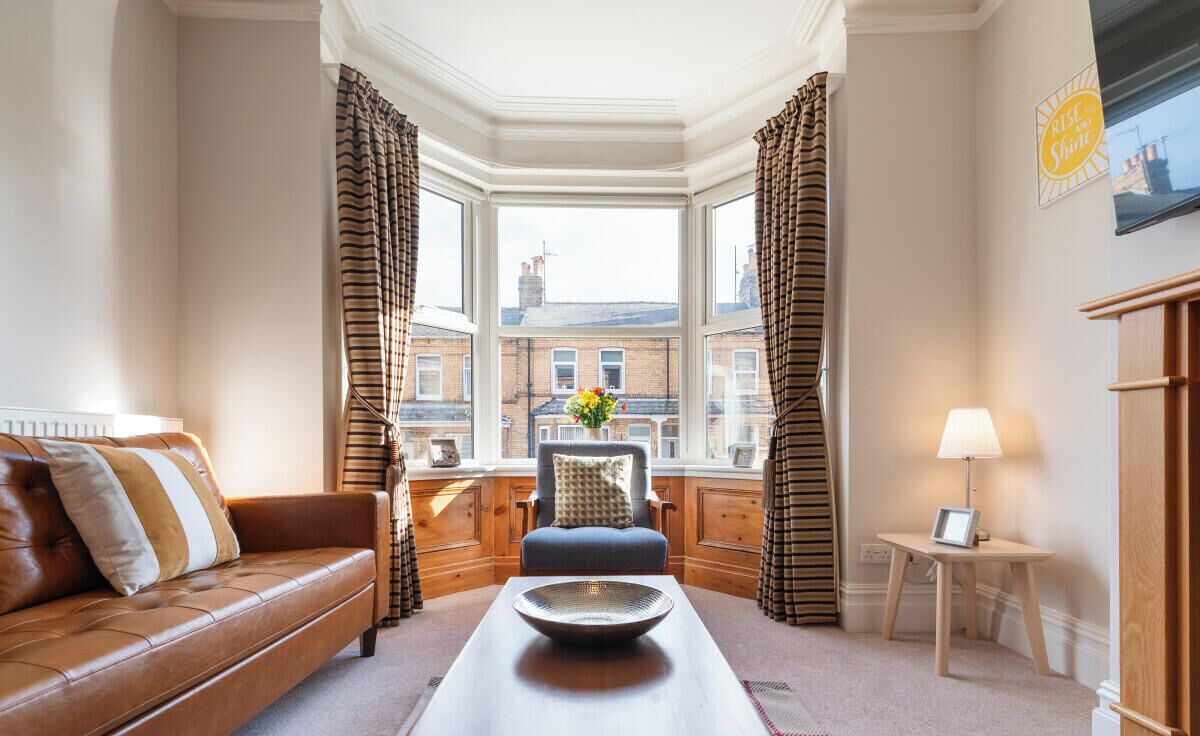 Televisión y chimenea 