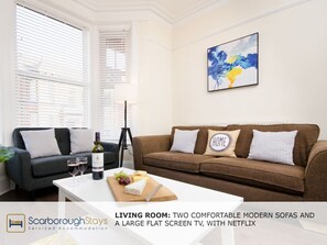 TV - Scarborough Stays  5 Bed - 3 min from beach (North Yorkshire)