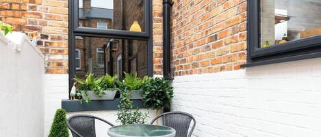 屋外ダイニングエリア