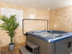 Interior - Scarborough Stays The Ravines i - with Hot Tub (North Yorkshire)