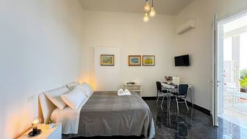 2 chambres, bureau, fer et planche à repasser, Wi-Fi gratuit