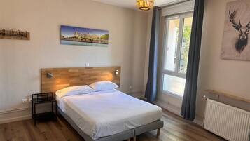 Comfort Double Room, Private Bathroom, City View | Premium bedding, desk, laptop workspace, WiFi (free)