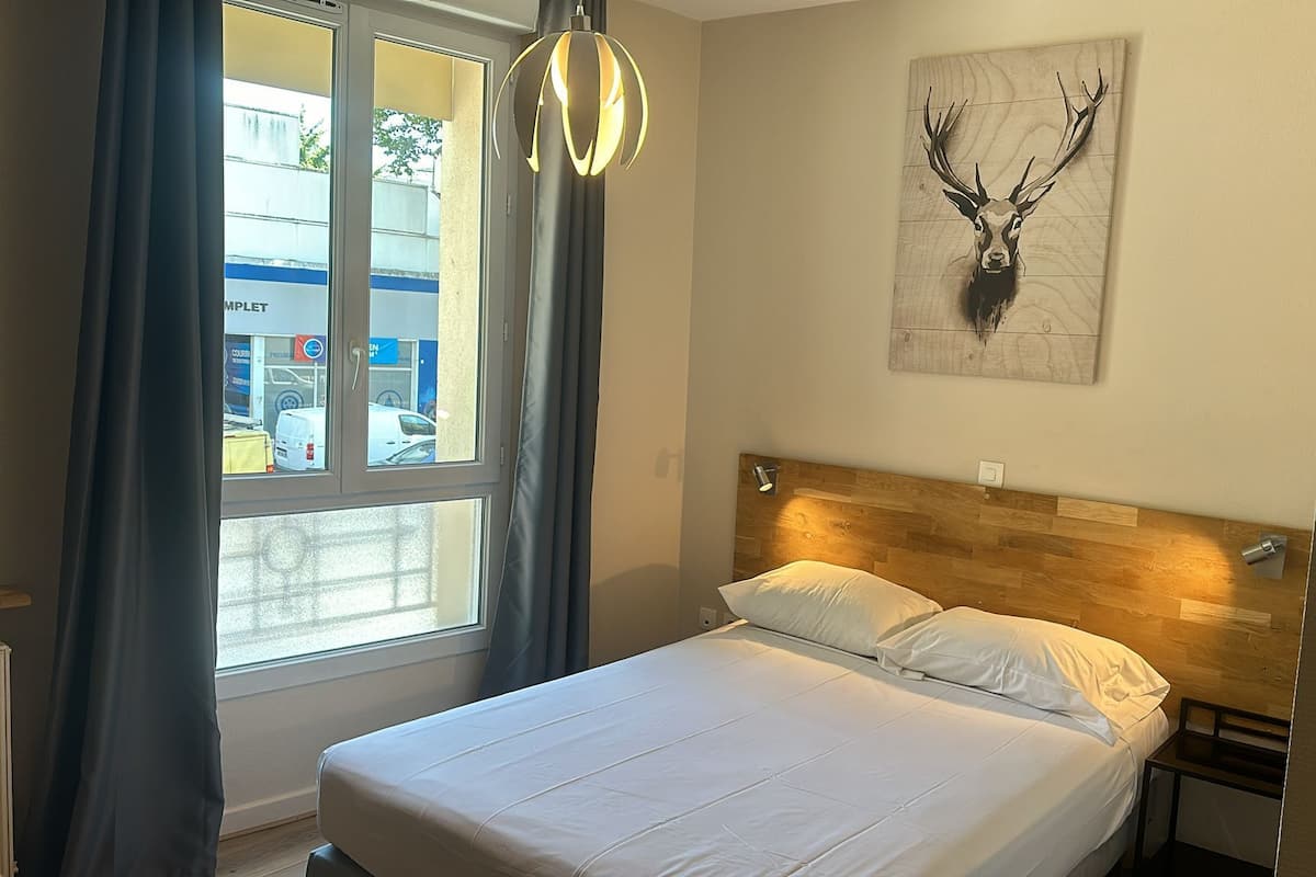 Comfort Double Room, Private Bathroom, City View | 18 bedrooms, premium bedding, desk, laptop workspace