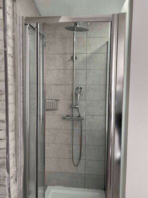 Doccia, asciugacapelli, asciugamani