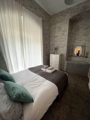 1 camera, ferro/asse da stiro, Wi-Fi, lenzuola