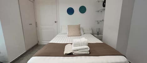 1 chambre, fer et planche à repasser, Wi-Fi, draps fournis