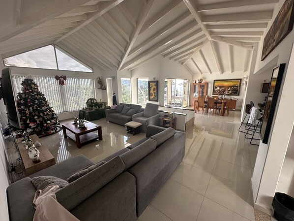 Smart TV - Lovely house in the country 45 km from Bogota airport (Silvania)