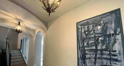 Stylish 2BR contemporary design, perfect vacation