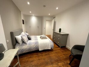 2 chambres, fer et planche à repasser, Wi-Fi, literie fournie