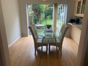 House | Interior - Stunning 3-bed House in Cheadle (Cheadle)