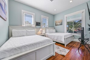 5 多间卧室、办公桌、熨斗/熨衣板、旅行婴儿床