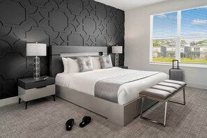 6 chambres, bureau, fer et planche à repasser, lit parapluie