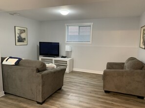 Living area - Quaint, quiet, well appointed! Conveniently located. (Thunder Bay)