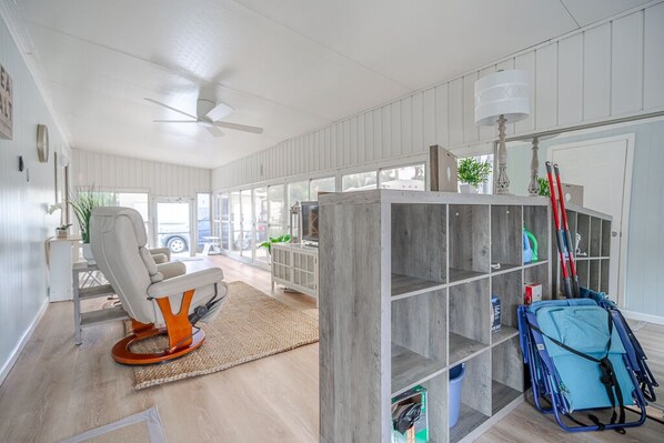 Interior - Holme Away from Home (Sarasota)