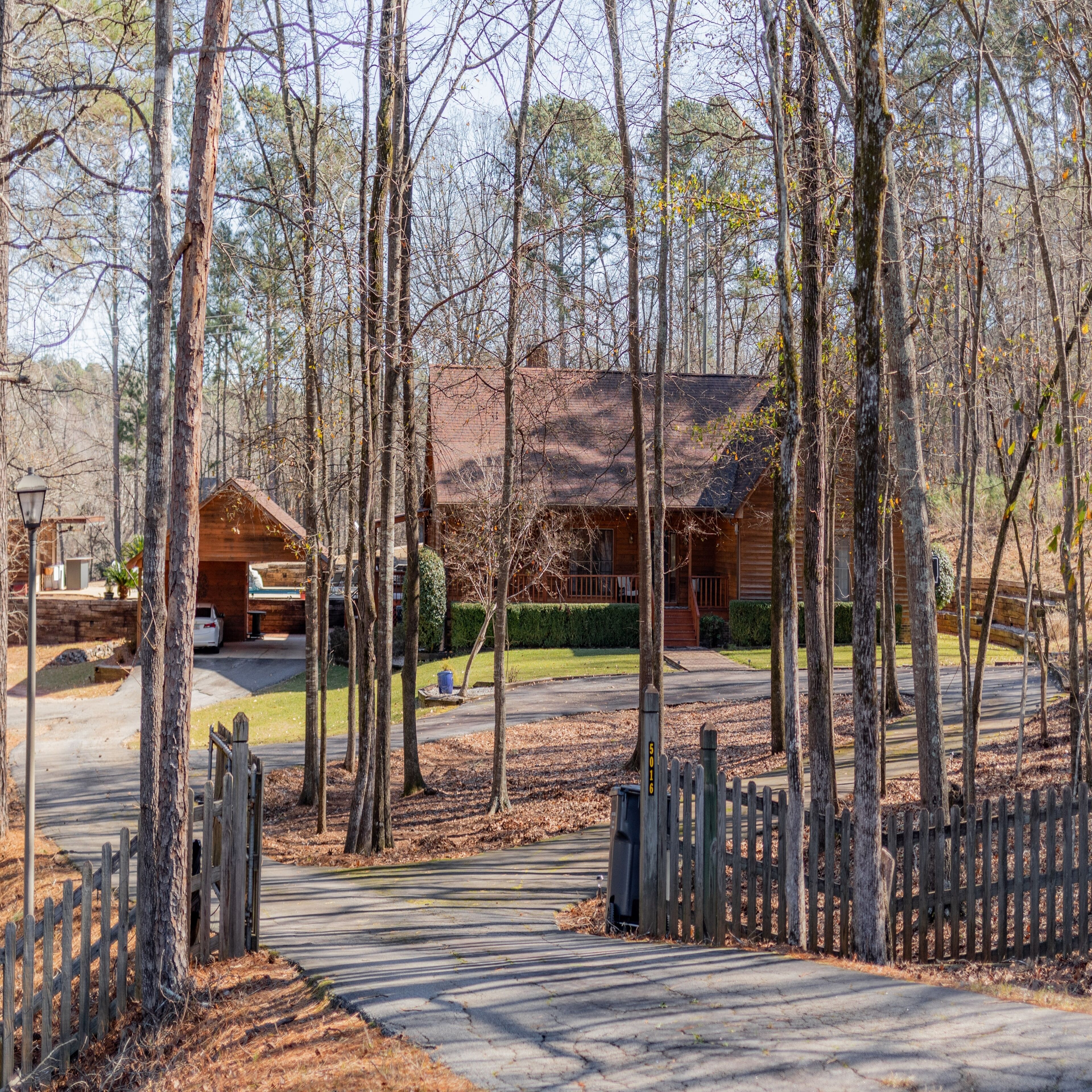 Autumn Woods Lodge - Four Bedroom House, Sleeps 9