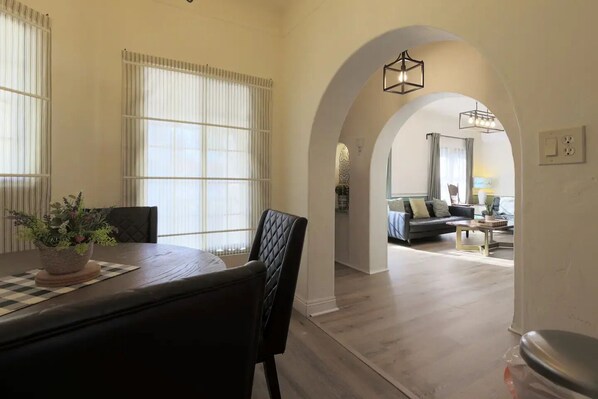 Interior - Ultimate Vacation Home 10 mins drive to Disneyland (Santa Ana)