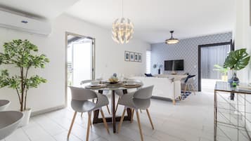 Family Villa | Ruang makan