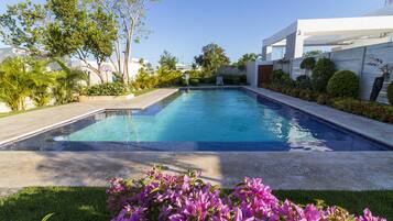 Kolam renang terbuka