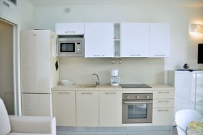 Studio, Balcony, Garden View | Interior