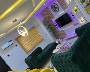 Living area - 30 minutes drive to the international airport, 5 minutes drive to shopping mall. (Lekki)