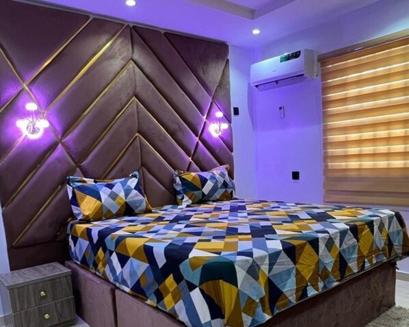 3 quartos, ferros/tábuas de passar roupa, Wi-Fi, roupa de cama