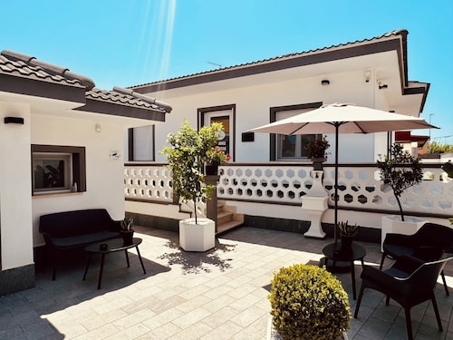 Kalasó Design Guest House - Rome Airport