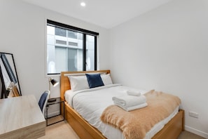 2 Schlafzimmer, Schreibtisch, Bügeleisen/Bügelbrett, kostenloses WLAN