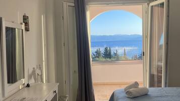 Traditional Room | 1 bedroom, free WiFi, bed sheets