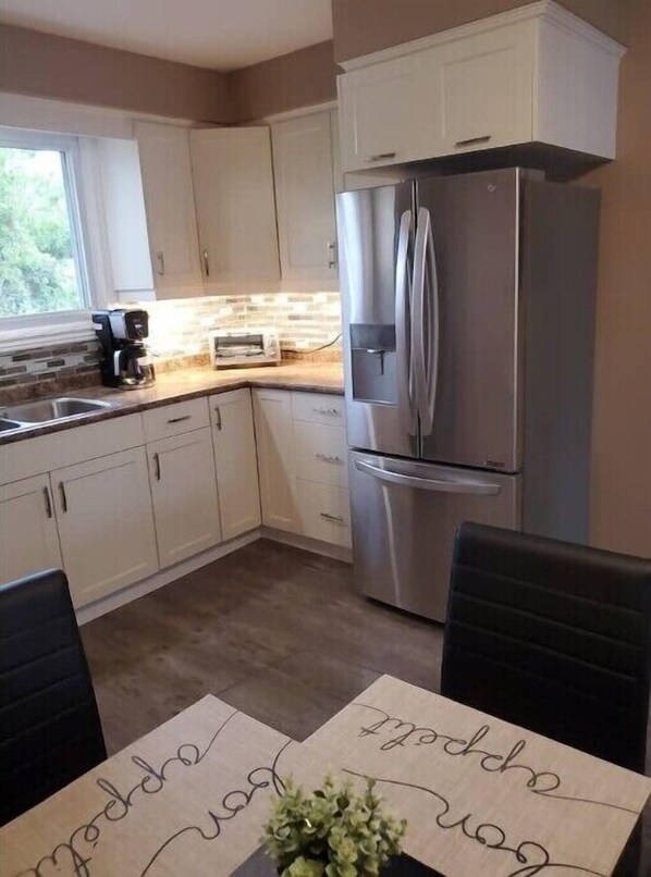 Microwave, oven, stovetop, coffee/tea maker