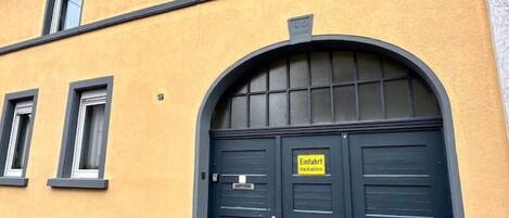 تفاصيل الفندق من الخارج