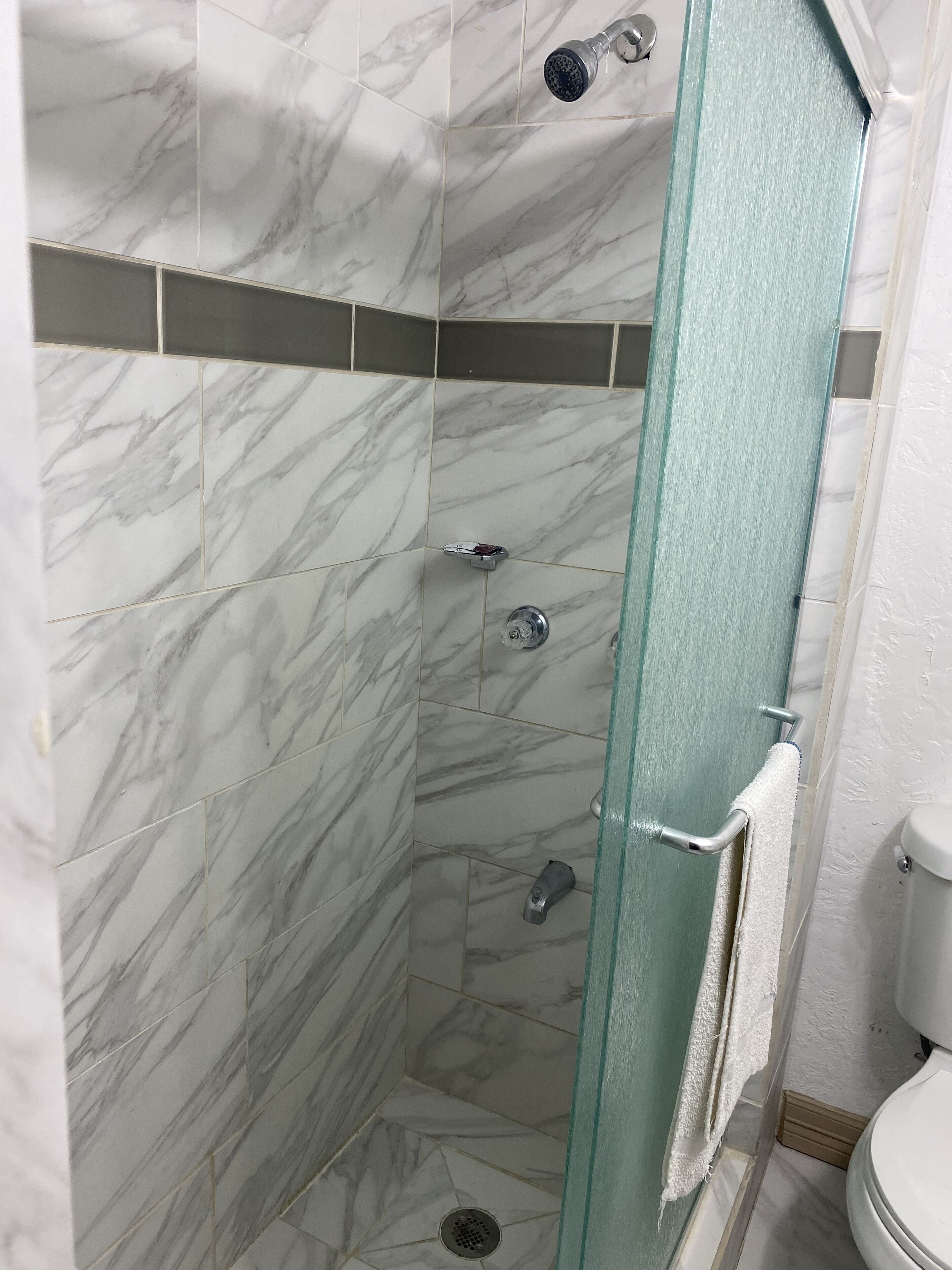 Towels, soap, shampoo, toilet paper