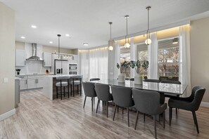 Dining - Luxury Resort Home with pool heat as an extra cost (Kissimmee)