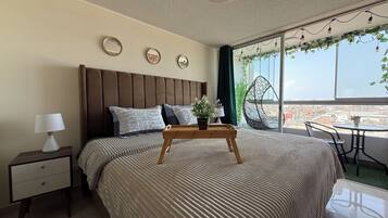 3 habitaciones, tabla de planchar con plancha, wifi y ropa de cama