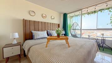 3 habitaciones, tabla de planchar con plancha, wifi y ropa de cama
