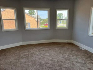 Interior - 4Brm 2Ba Home in South Bend (South Bend)