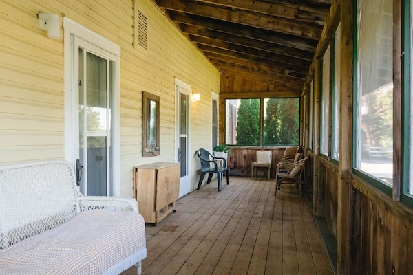 Bayside Rooms | Individually furnished, blackout curtains, soundproofing