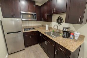 Private kitchen - Restaurants, Cafes & Close to Downtown & Coronado (San Diego)