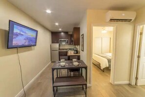 Private kitchen - Restaurants, Cafes & Close to Downtown & Coronado (San Diego)